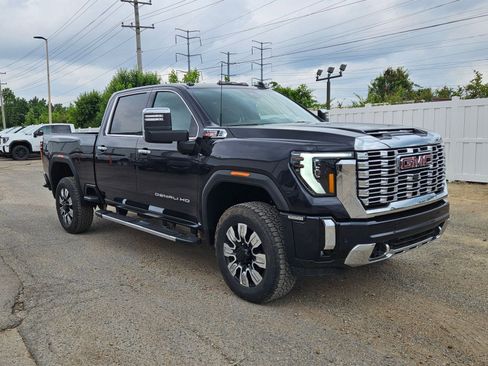 New 2026 GMC Sierra 3500 Denali w/ Technology Package AWD/4WD image 9