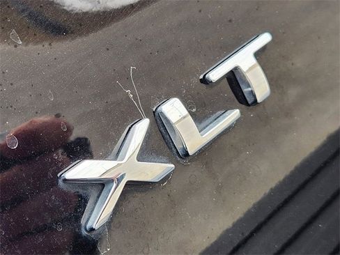 Used 2024 Ford Expedition XLT image 13