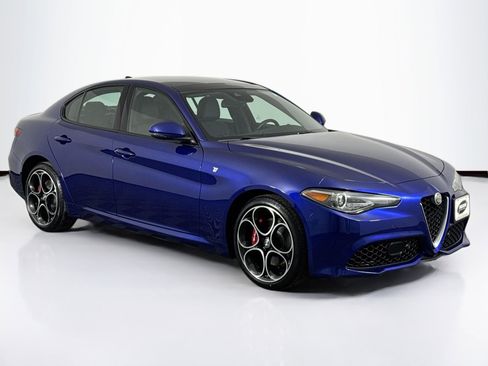 Used 2022 Alfa Romeo Giulia Ti w/ Active Assist Plus Package image 2