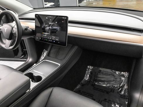 Used 2024 Tesla Model Y Long Range image 26