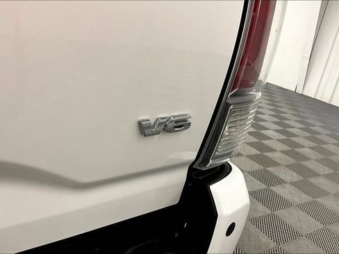 Used 2023 Toyota Tacoma TRD Off-Road w/ Technology Package image 9