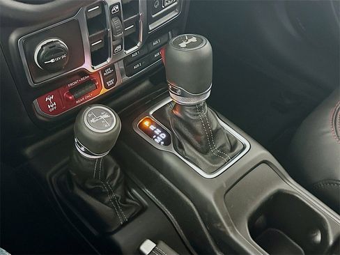 New 2025 Jeep Wrangler Unlimited Rubicon image 12