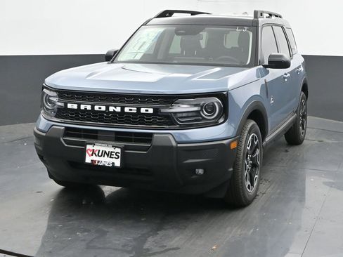 New 2025 Ford Bronco Sport Outer Banks image 3