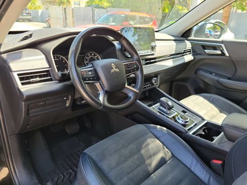 Used 2023 Mitsubishi Outlander SE FWD image 17
