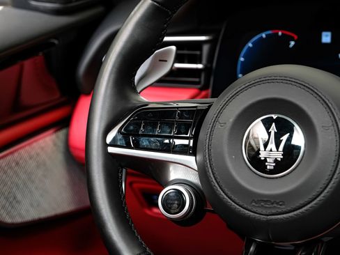 Used 2023 Maserati Grecale Modena image 21