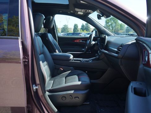 Used 2025 Chevrolet Traverse RS AWD/4WD image 11
