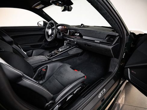 Used 2025 Porsche 911 GT3 RWD image 26