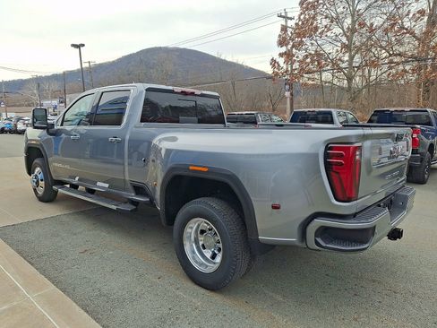 New 2026 GMC Sierra 3500 Denali w/ Denali Reserve Package image 4