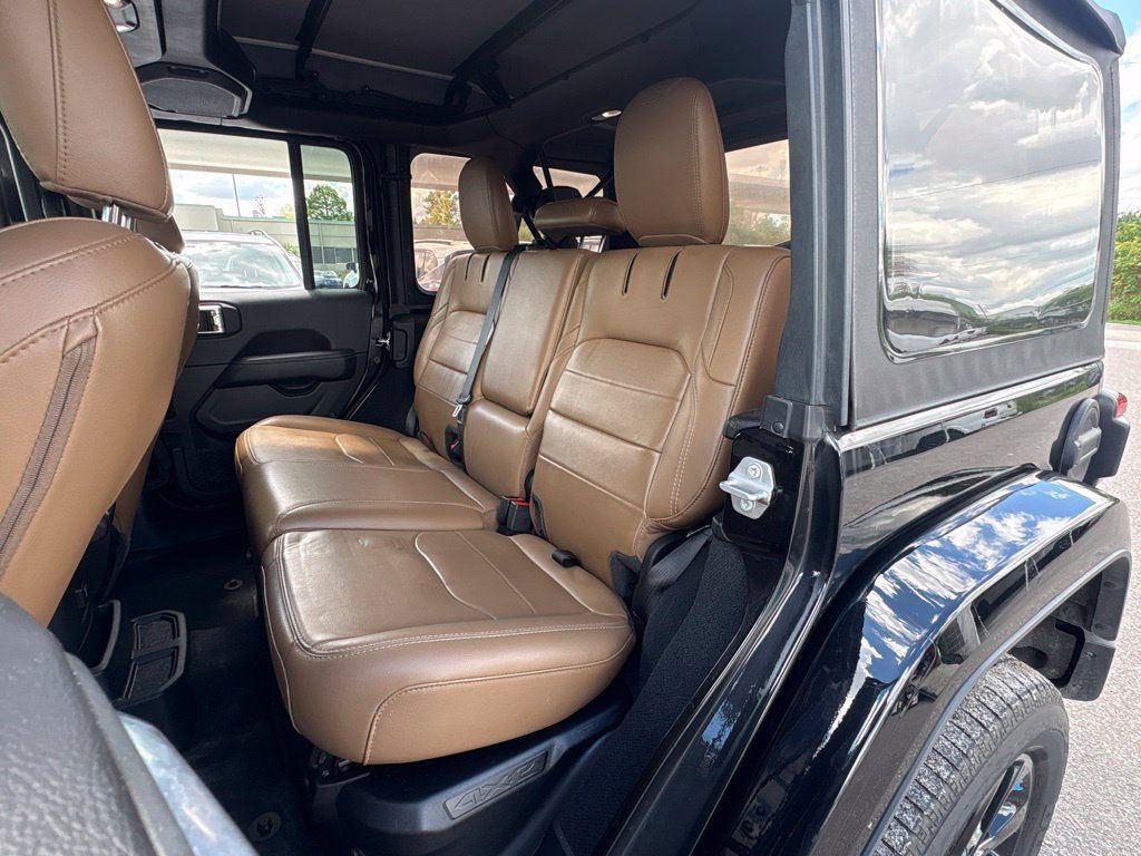Used 2023 Jeep Wrangler Unlimited Sahara w/ Cold Weather Group AWD/4WD image 11