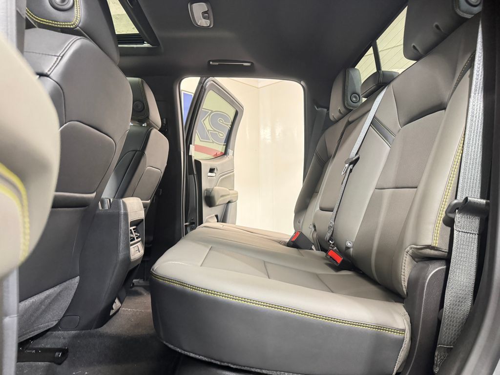New 2026 Chevrolet Colorado ZR2 AWD/4WD image 10