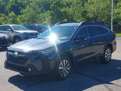 Certified 2025 Subaru Outback Premium AWD/4WD image 4