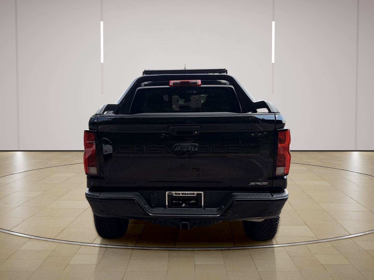 Used 2025 Chevrolet Colorado ZR2 w/ Midnight Edition AWD/4WD image 36