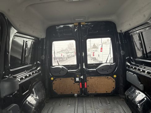 Used 2011 Ford Transit Connect XLT image 21