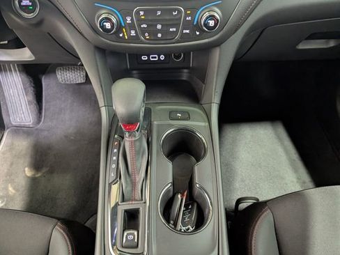 Used 2024 Chevrolet Equinox RS FWD image 22