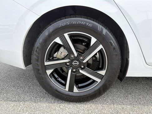 Used 2024 Nissan Sentra SV image 28