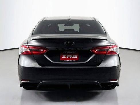 Used 2020 Toyota Camry SE FWD image 4
