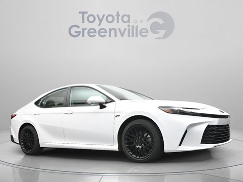 Used 2025 Toyota Camry LE w/ Convenience Package FWD image 17