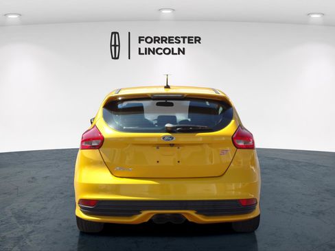 Used 2015 Ford Focus ST w/ Equipment Group 401A FWD image 4