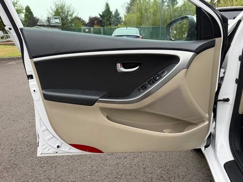 Used 2013 Hyundai Elantra GT FWD image 12