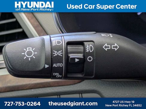Used 2018 Hyundai Santa Fe Sport FWD image 32