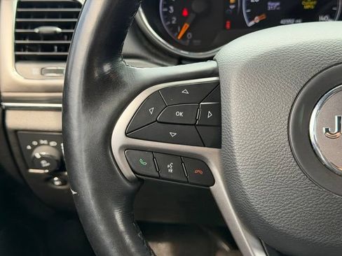 Used 2022 Jeep Grand Cherokee Limited AWD/4WD image 35
