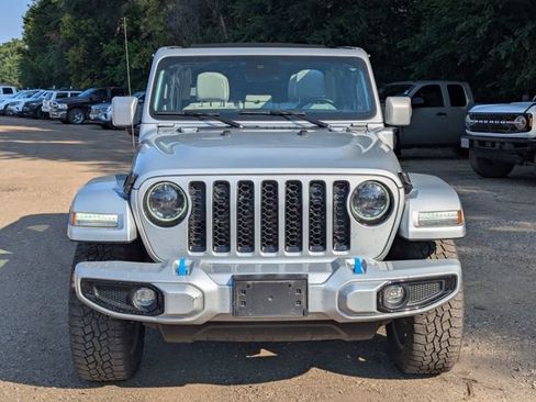Used 2023 Jeep Wrangler Unlimited Sahara AWD/4WD image 11