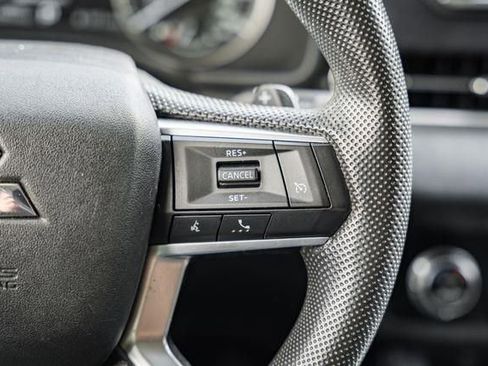 Used 2022 Mitsubishi Outlander ES image 26