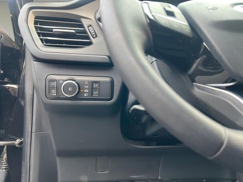 Used 2024 Ford Escape SE image 13