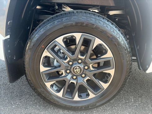 Used 2026 Toyota Tundra Limited AWD/4WD image 10