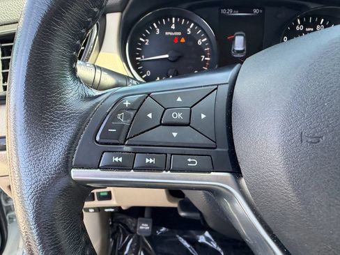 Used 2017 Nissan Rogue SL w/ SL Premium Package FWD image 22