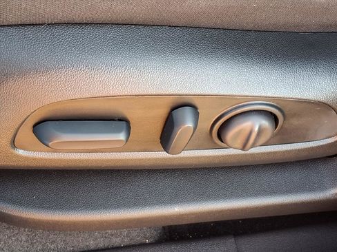 Used 2024 Chevrolet Equinox LT image 5