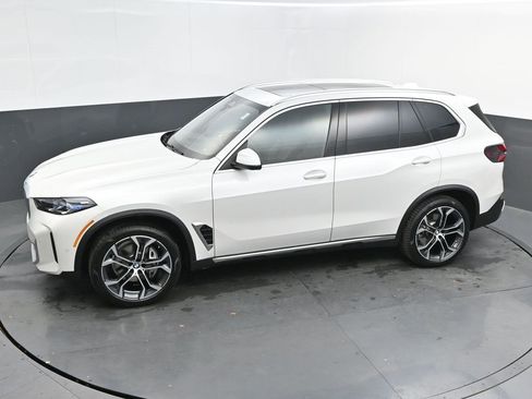 Certified 2025 BMW X5 sDrive40i w/ Parking Assistance Package image 45