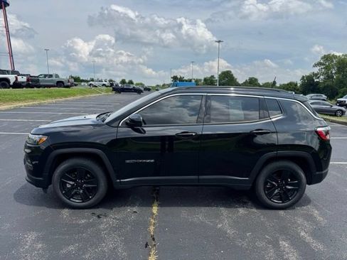 Used 2022 Jeep Compass Latitude w/ Convenience Group FWD image 6