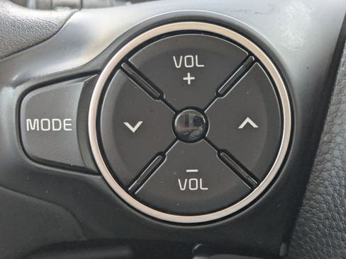Used 2016 Kia Soul FWD image 25