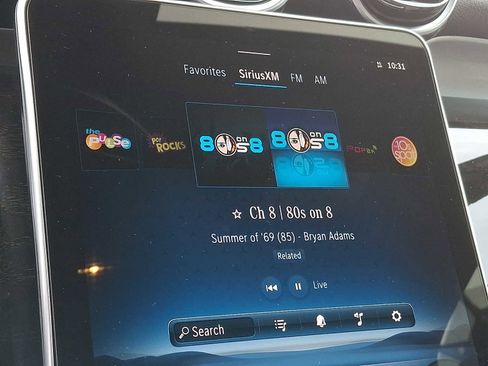 Used 2025 Mercedes-Benz GLC 300 4MATIC image 13