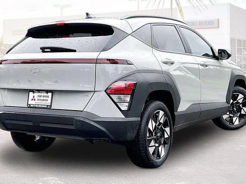 Used 2025 Hyundai Kona SEL AWD/4WD image 32