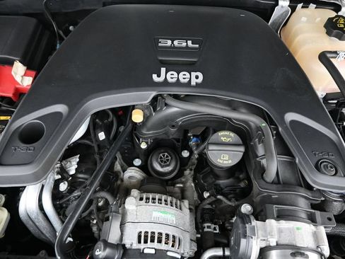 Used 2020 Jeep Wrangler Unlimited Sport S AWD/4WD image 47