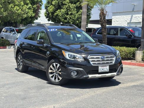 Used 2017 Subaru Outback 3.6R Limited AWD/4WD image 1