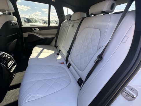 Used 2024 BMW X5 M60i image 42