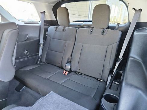 Used 2022 Ford Explorer XLT image 14