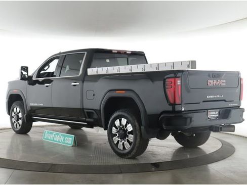 Used 2025 GMC Sierra 2500 Denali w/ Denali Reserve Package AWD/4WD image 8
