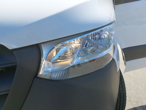 Used 2024 Mercedes-Benz eSprinter 170 Cargo image 25