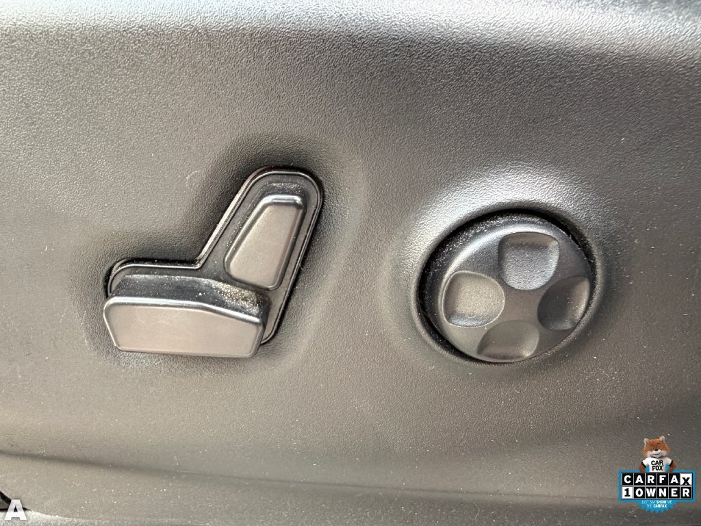 Used 2024 Chrysler Pacifica Touring-L FWD image 7