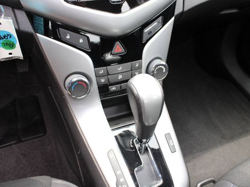 Used 2014 Chevrolet Cruze LT FWD image 16