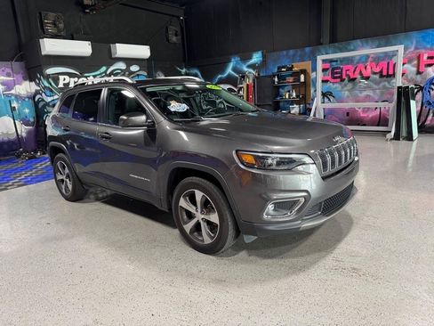 Used 2019 Jeep Cherokee Limited AWD/4WD image 7