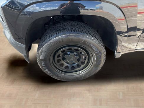 Used 2023 Chevrolet Colorado W/T RWD image 30