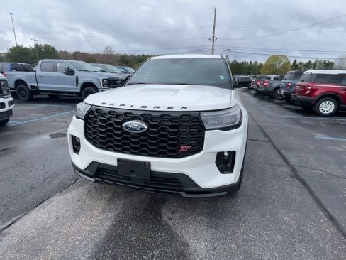 Used 2025 Ford Explorer ST AWD/4WD image 14