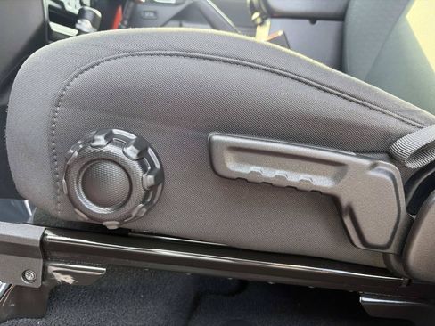 Used 2019 Jeep Wrangler Sport AWD/4WD image 17