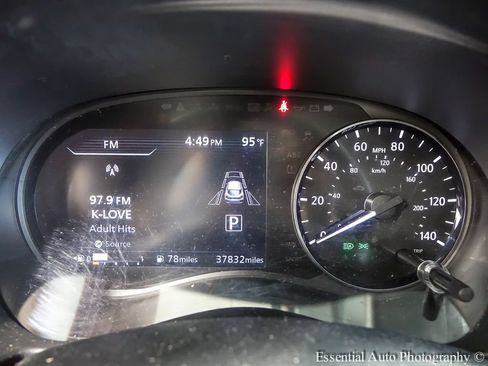 Used 2022 Nissan Kicks SV FWD image 13