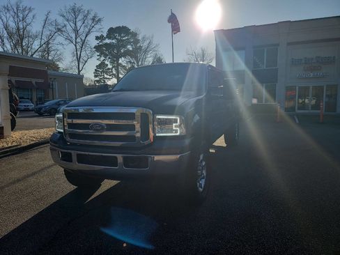Used 2005 Ford F250 Lariat image 4